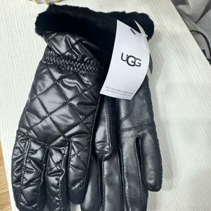 UGG Black Quilted Gloves